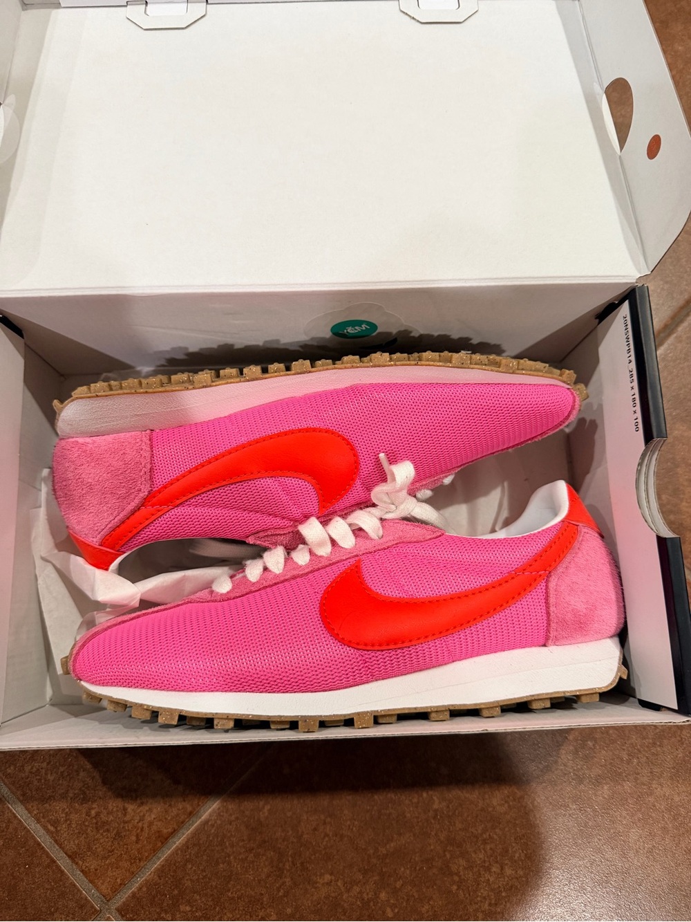 Nike Women’s Pink LD-1000